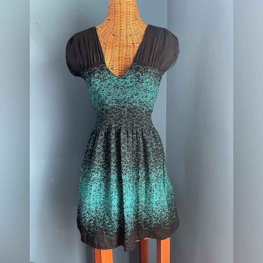 Max Edition Petite Fit and Flared Smocked Dress size LP. Sleeveless